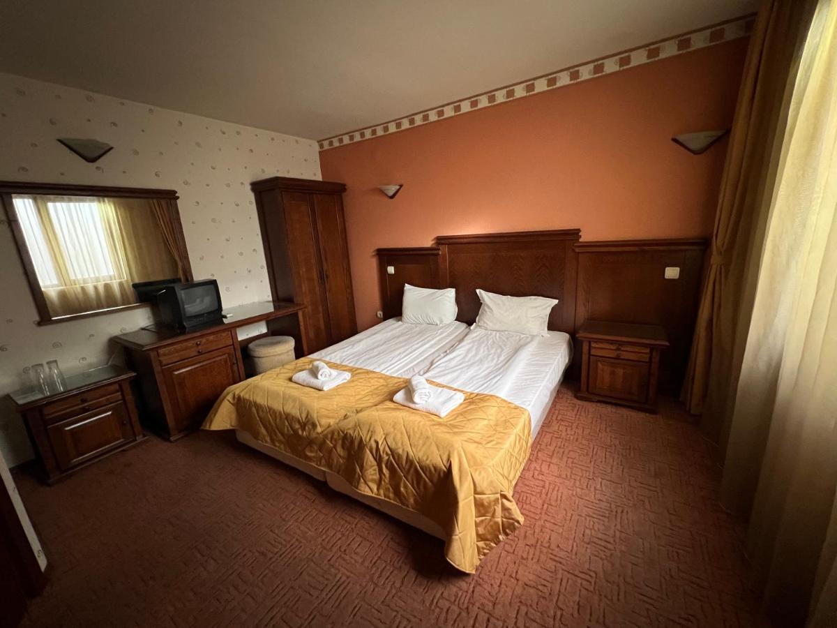 וליקו טורנובו Hotel Bolyari מראה חיצוני תמונה